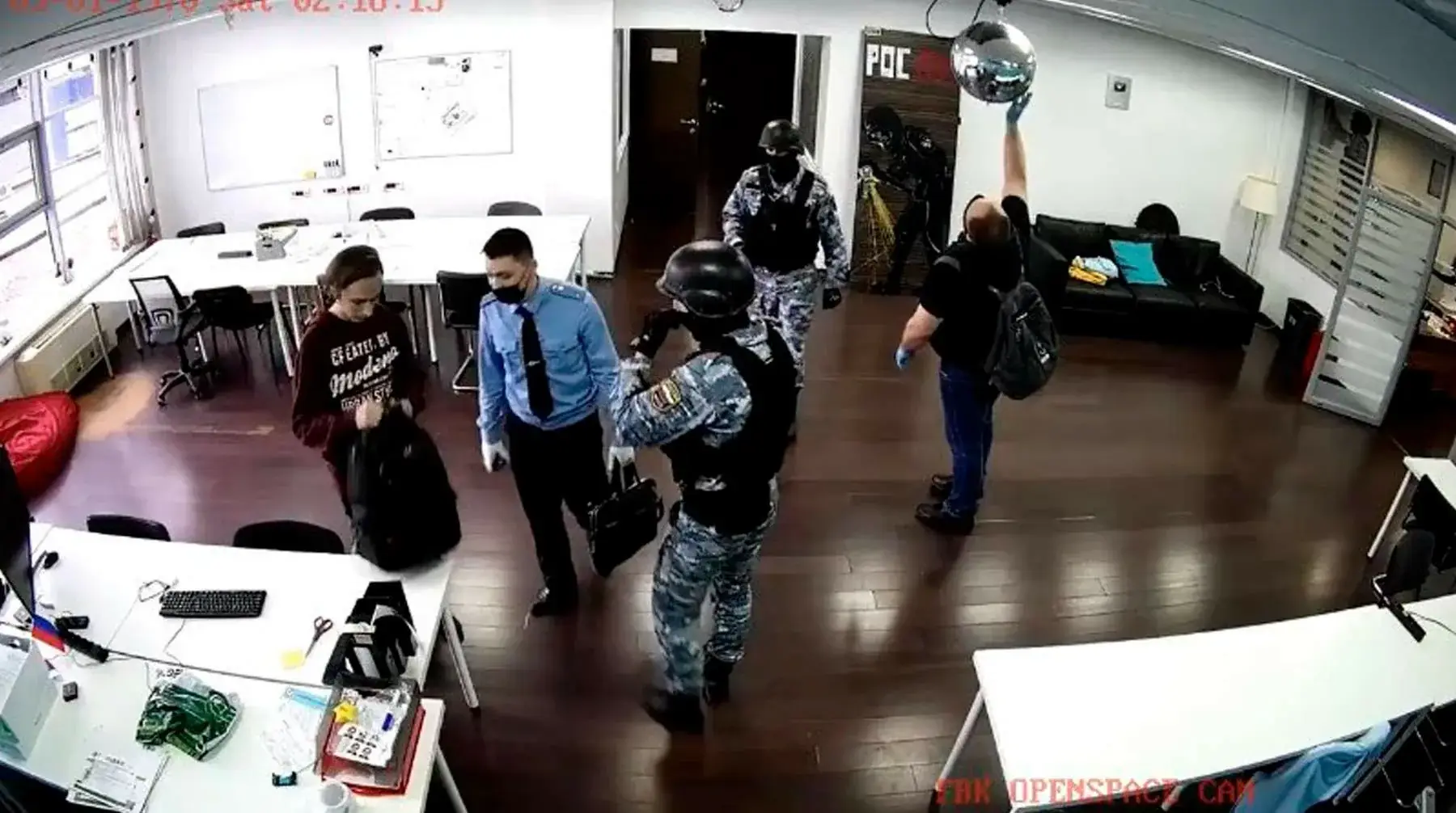 Адвокатам разрешили бизнес на УСН, но ввели жесткий контроль: как реформа 2026 года с минимальной ставкой в 15 000 рубле