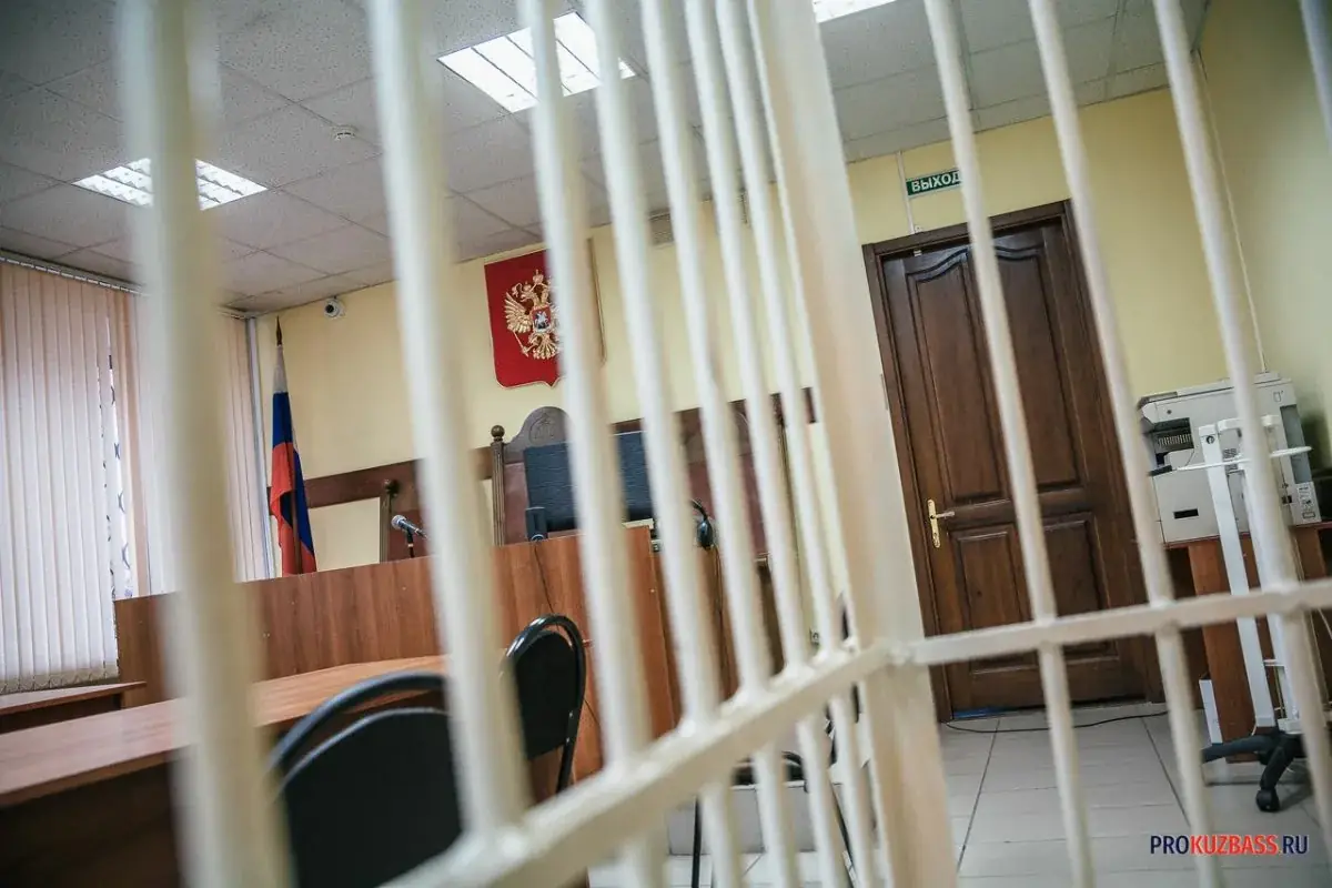 здание суда уголовное дело против матери