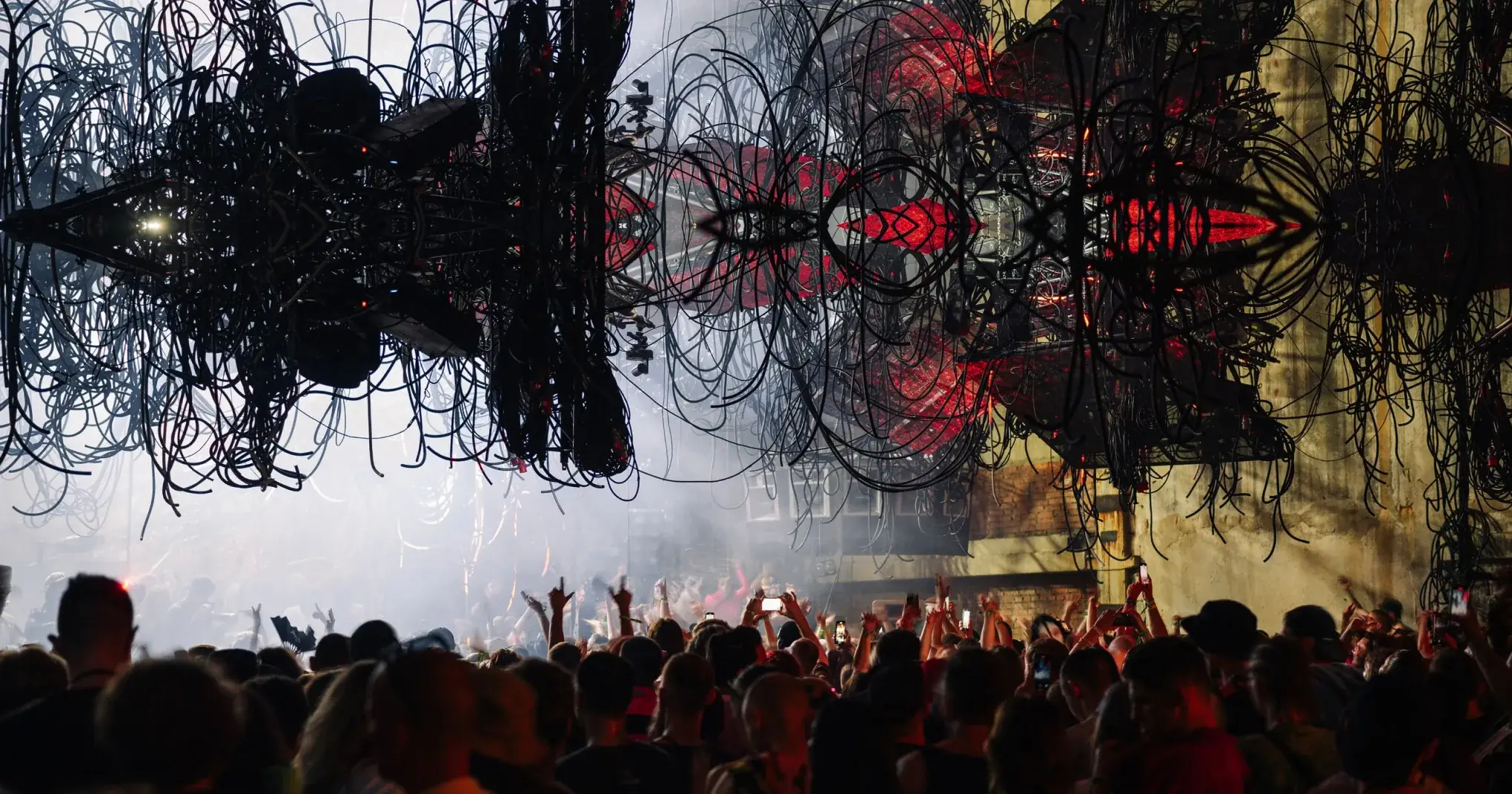 Outline festival 2025 crowd stage performance