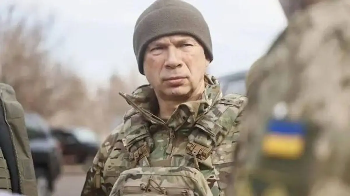 Сырский удержал пост главкома ВСУ: Генштаб опроверг отставку, пока 15 городов требуют его ухода из-за конфликта с Федоро