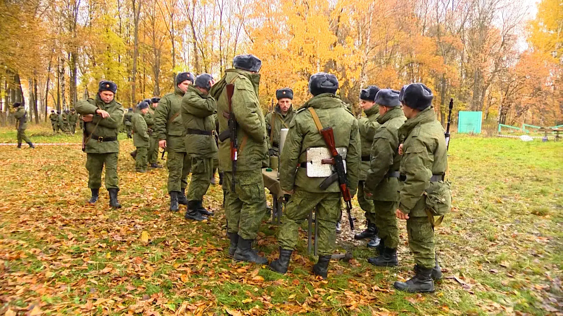 Запасникам — штрафы до 30 000 рублей, депутатам — 2 месяца на полигоне вместо отпуска: Володин меняет правила военных сб
