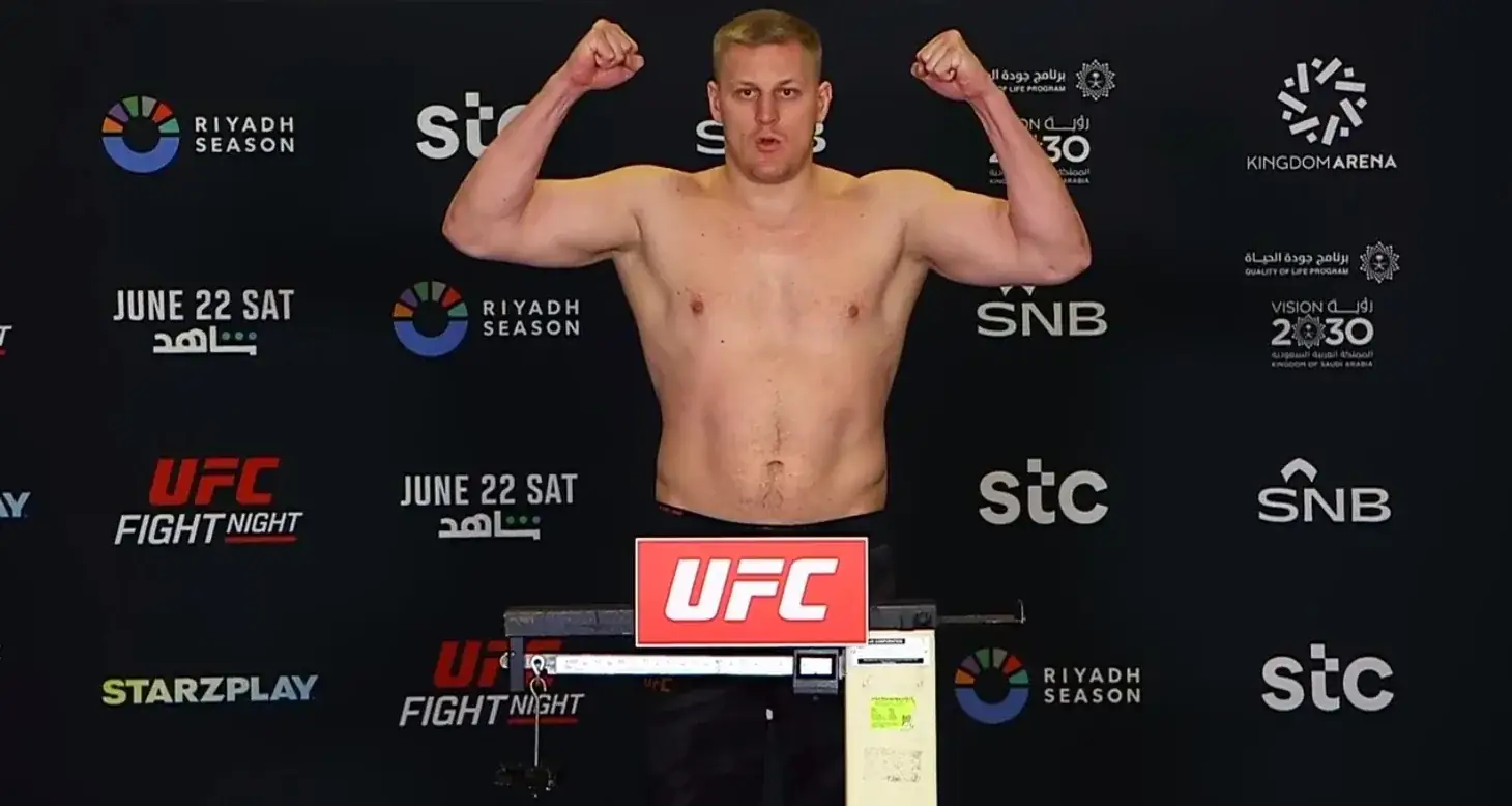 Александр Волков и Сергей Павлович на взвешивании UFC