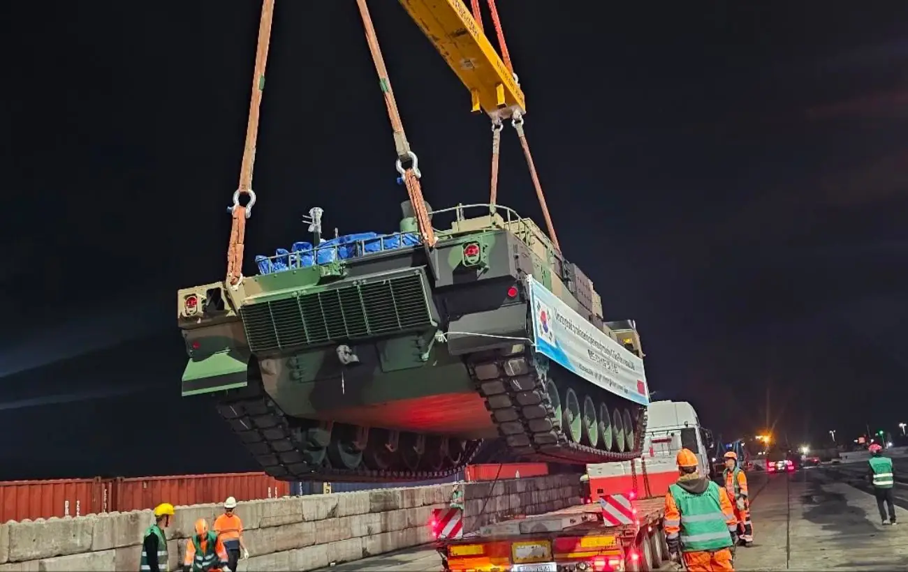 польские танки K2 черная пантера на марше
