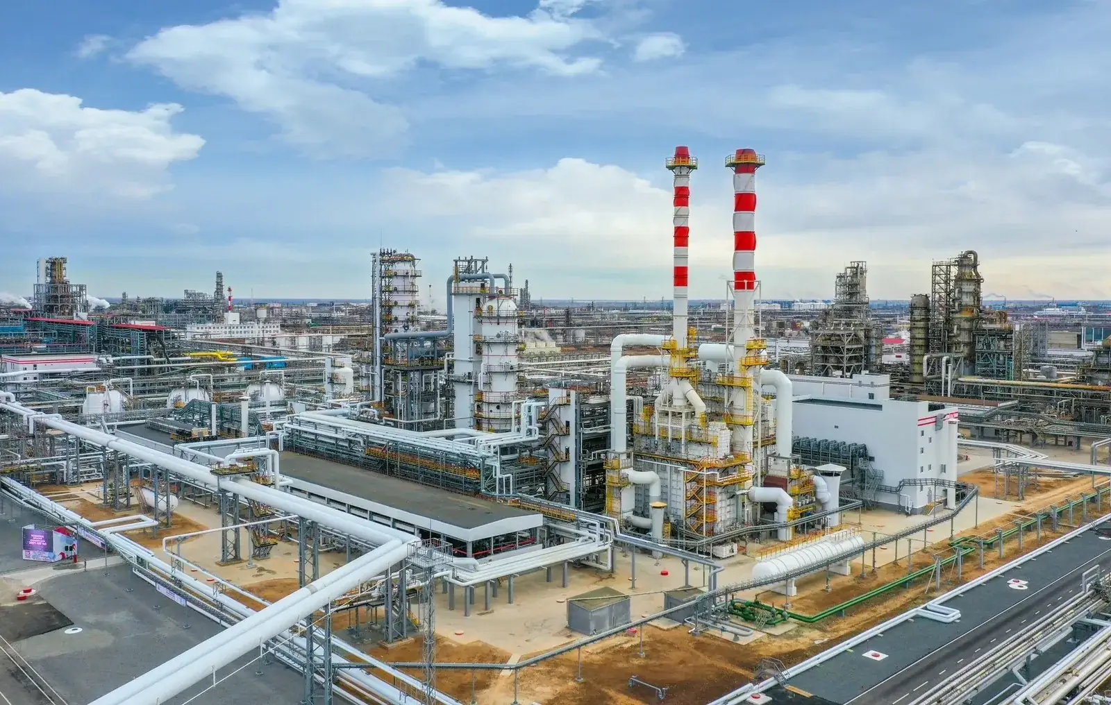 нефтеперерабатывающий завод лукойл инфраструктура