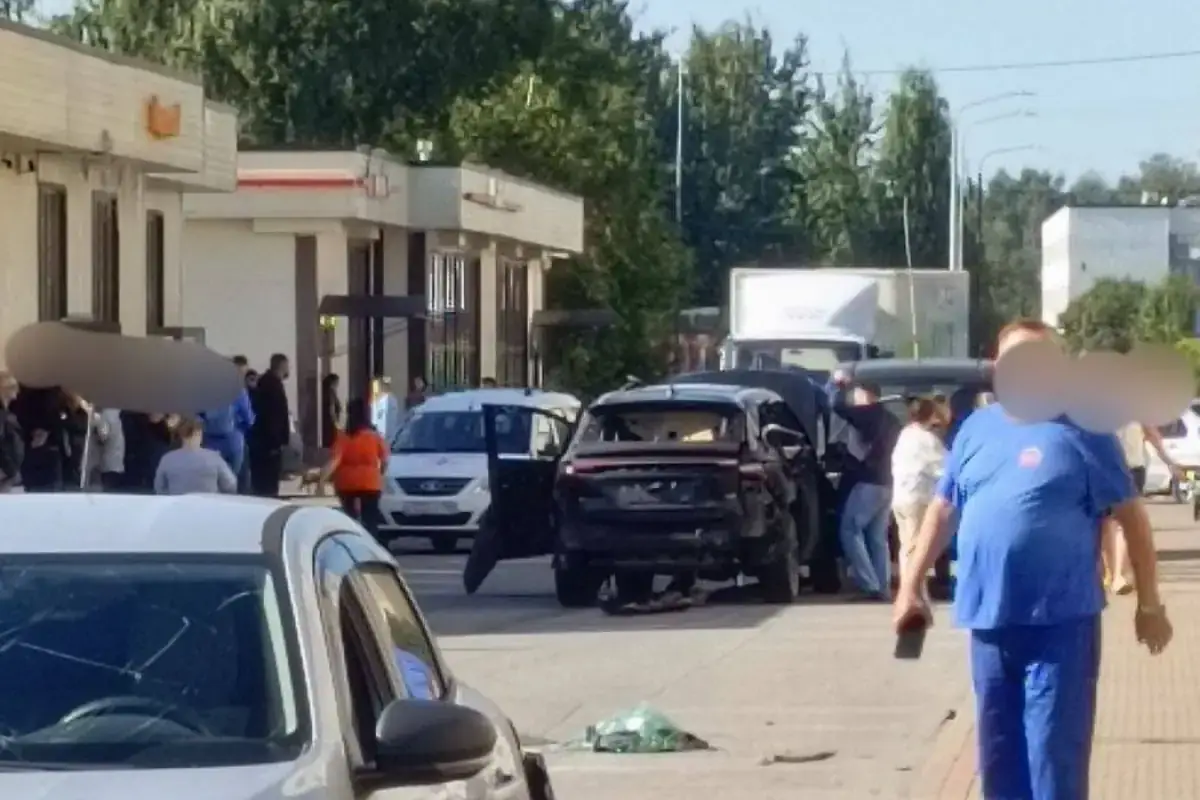 работа оперативных служб на месте взрыва