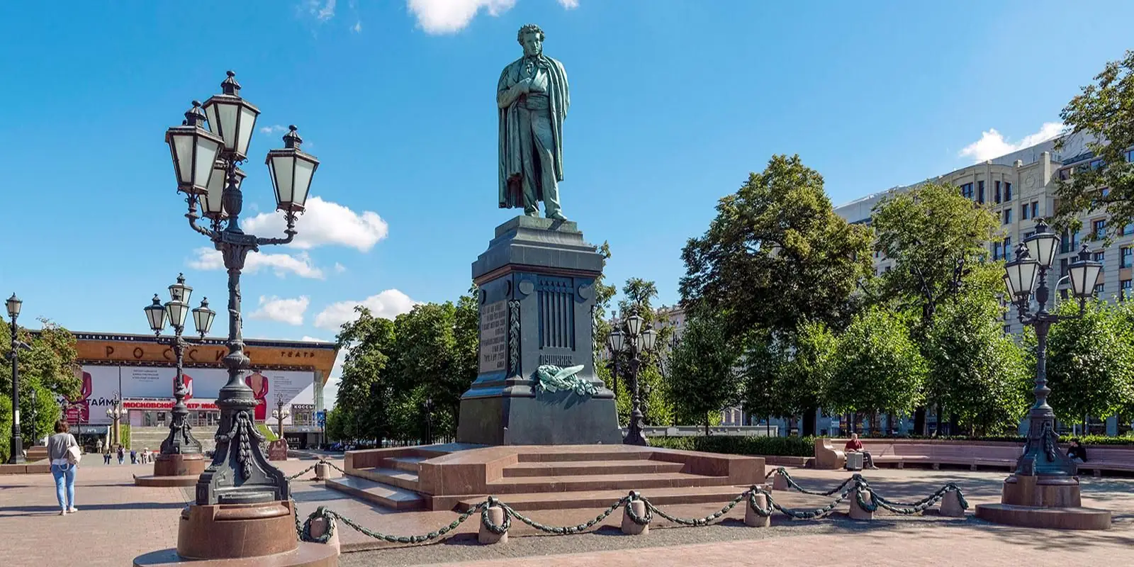 никита михалков памятник пушкину история