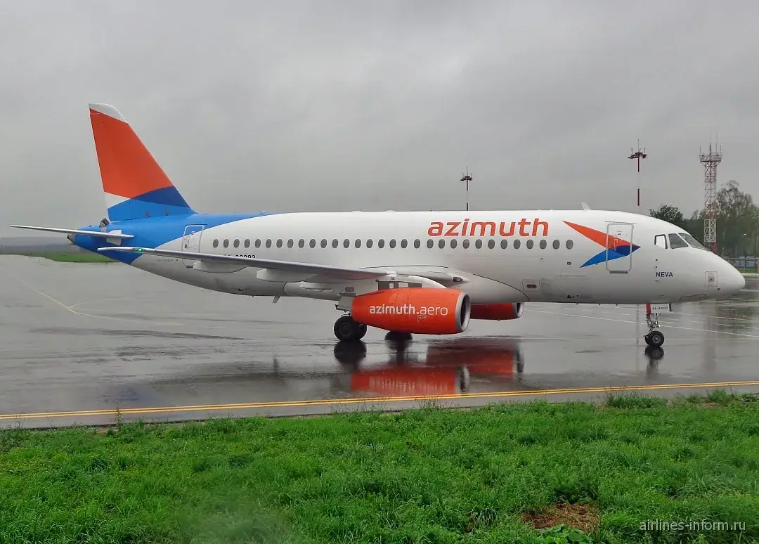 самолет superjet авиакомпании азимут