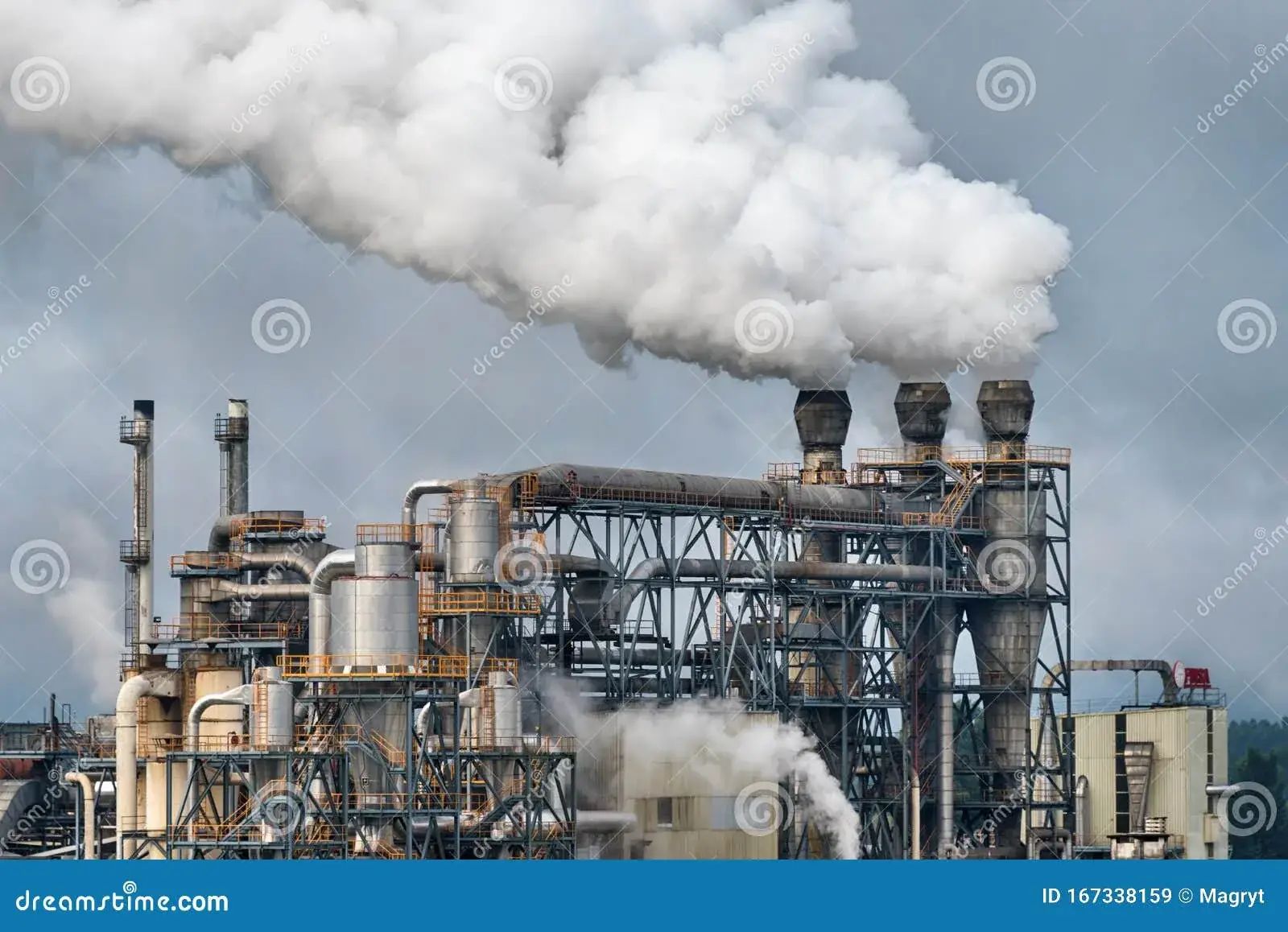 нефтепереработка завод трубы дым